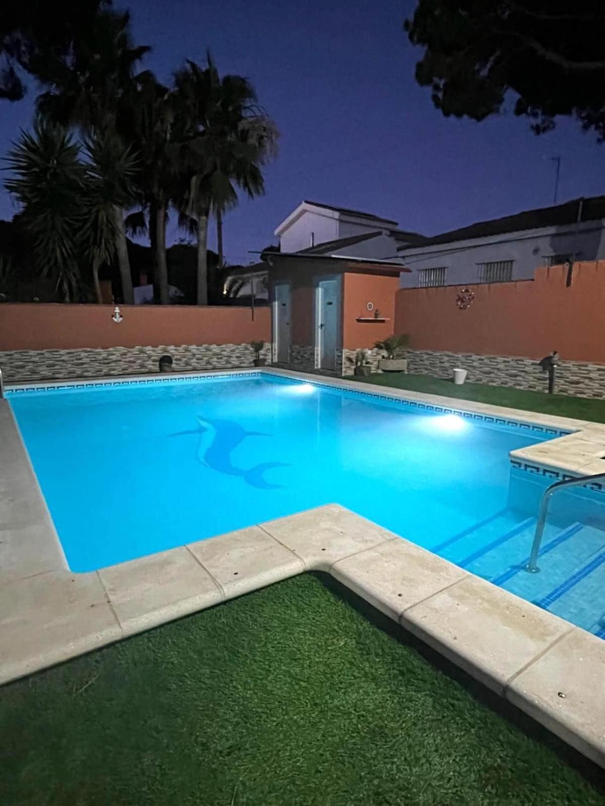 Chalet Los Pinos Con Piscina Privada Novo Sancti Petri Exteriör bild